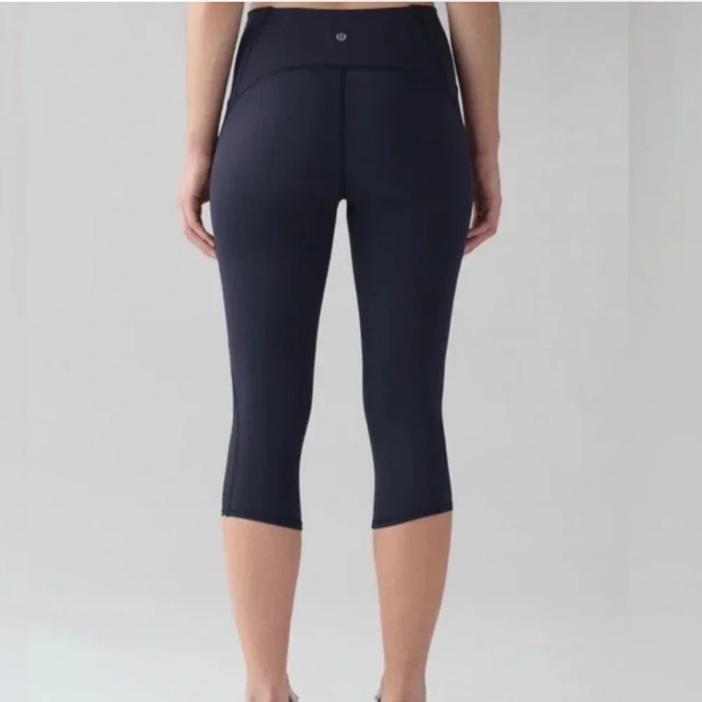 Lululemon Size 8 Wunder Under Crop 21” Leggings Black High Rise Yoga Luxtreme